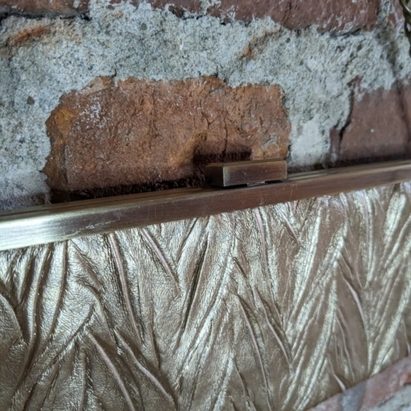 Vintage‎ Jessica McClintock Gold Clutch with Hideaway Chain - Picture 3 of 11